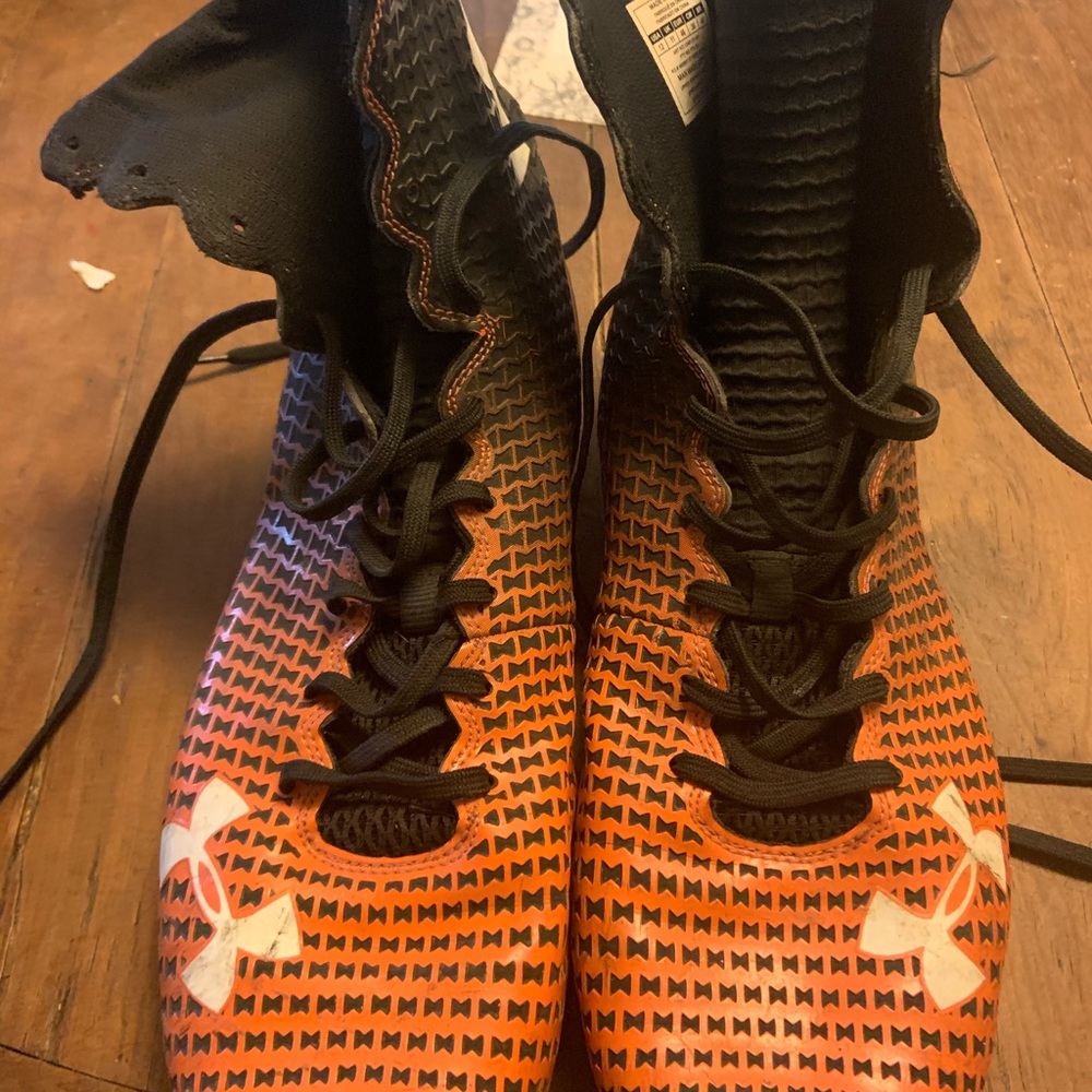 UNDERARMOUR HIGHTOP CLEATS